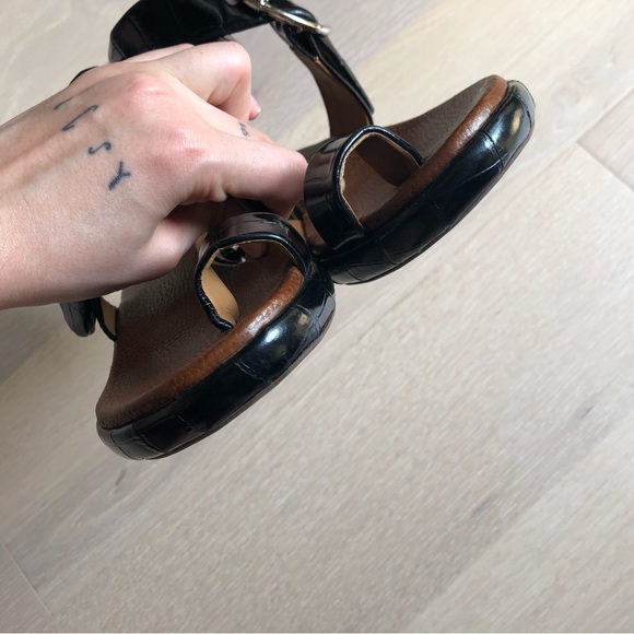 Chloé Leather Croc Embossed Black Brown Sandals - Women’s 6.5 - Picture 16 of 16